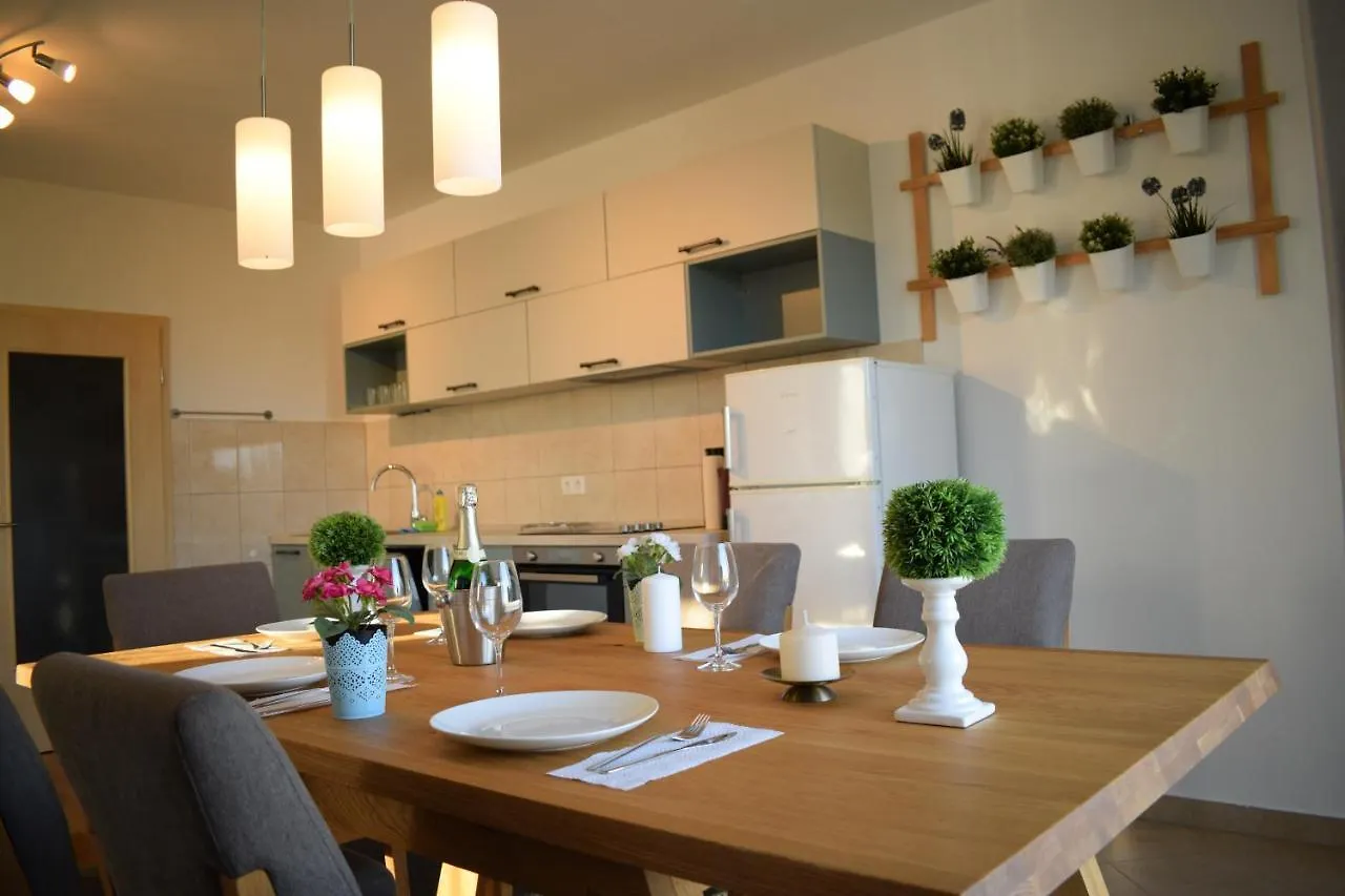 Apartments Villa Ornamenta Kastela 0*,  Croatia