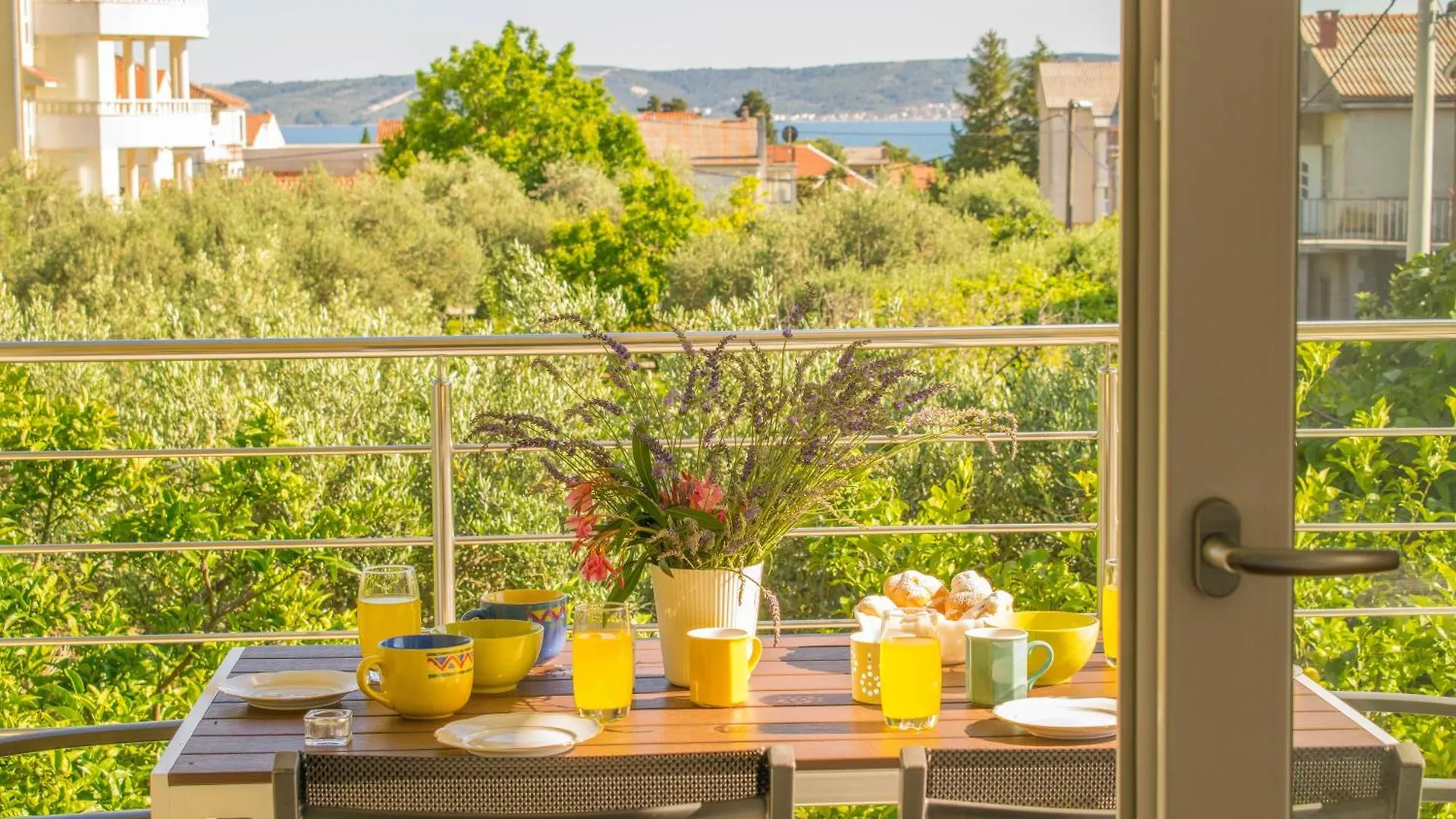 Apartments Villa Ornamenta Kastela 0*,  Croatia