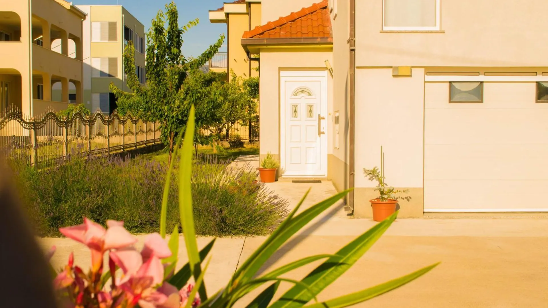 Apartments Villa Ornamenta Kastela Croatia